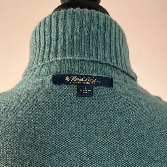 100% Cashmere Turtleneck Sweater - Picture 9 of 10